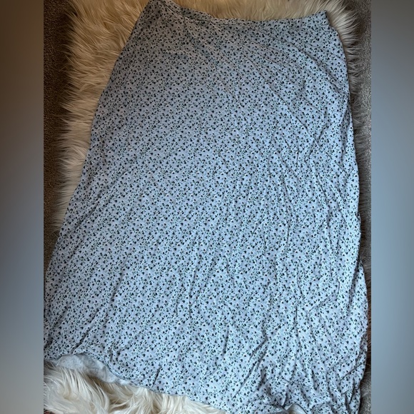 NWT Urban Outfitters Ella Side Slit Midi Skirt - Picture 5 of 7